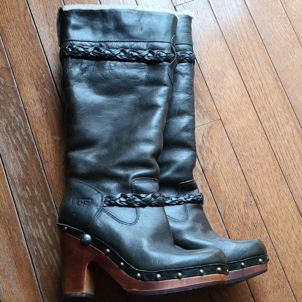 Ugg Savanna Heeled boots
